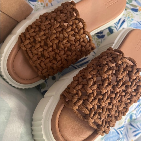 8.5 Tan-Brown woman’s platform slides. New. Original price $160. - Picture 4 of 5